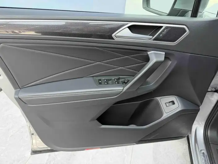 Volkswagen Tiguan L 2022 Model 330TSI Automatic 2WD Smart Edition – фото 15