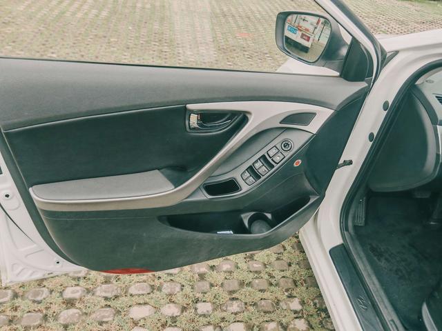 Hyundai Elantra 2012 модификация 1.6L автоматическое Fashion – фото 9