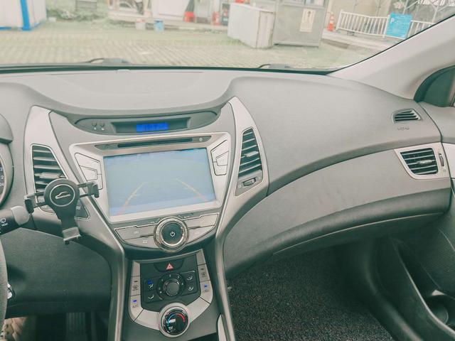 Hyundai Elantra 2012 модификация 1.6L автоматическое Fashion – фото 10