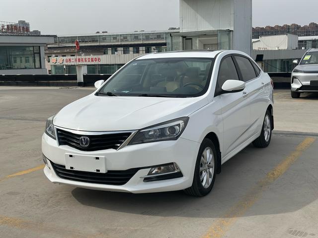 Yuexiang V7 2015 модификация 1.6L автоматическое Lexiang National IV