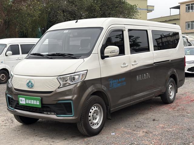 Cross Star V7 EV 2024 251km Hatchback Com f ort 7-Seater