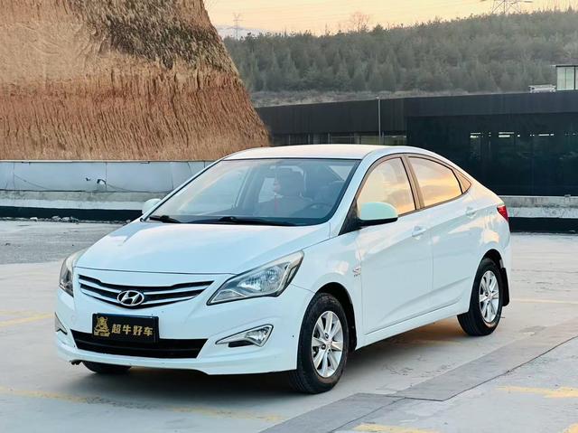 Hyundai Verna 2014 модификация 1.4L Manual Intelligent GLS – фото 1