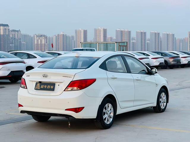Hyundai Verna 2014 модификация 1.4L Manual Intelligent GLS – фото 7