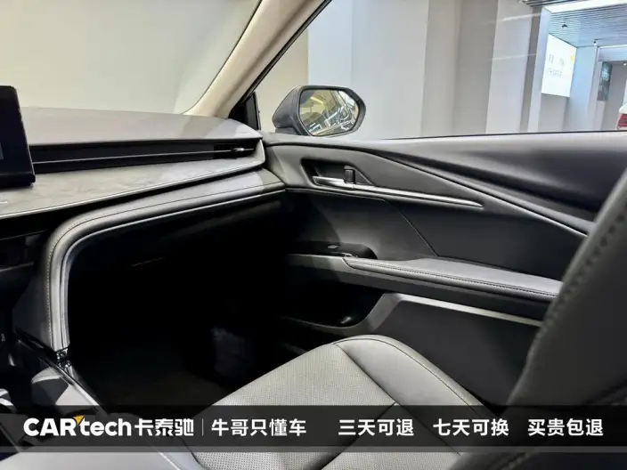 Toyota Camry 2026 Model Hybrid 2.0HGVP Deluxe Edition – фото 18