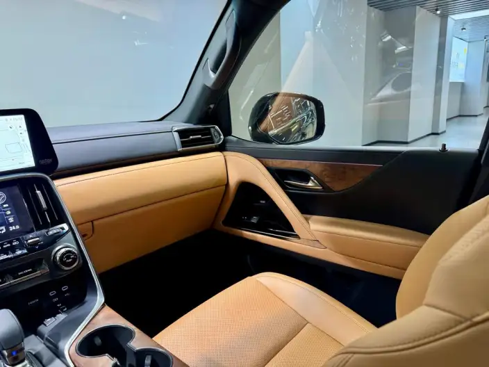 Lexus LX 2025 Model 700h Territory Edition – фото 17
