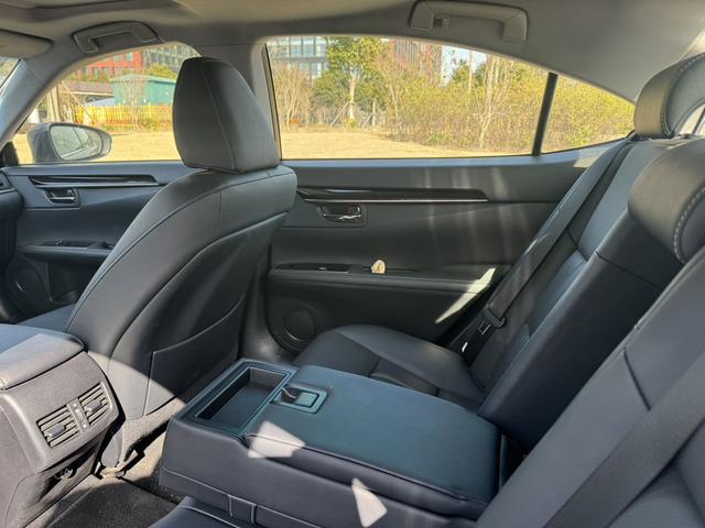 Lexus ES 2015 200 Elite – фото 15