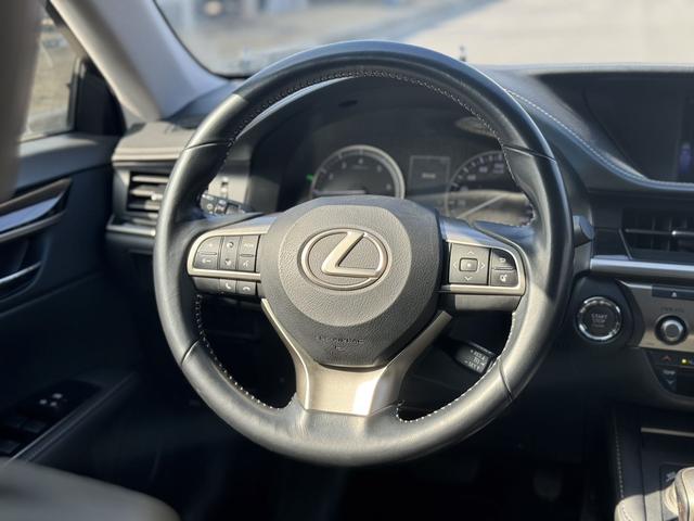 Lexus ES 2015 200 Elite – фото 17