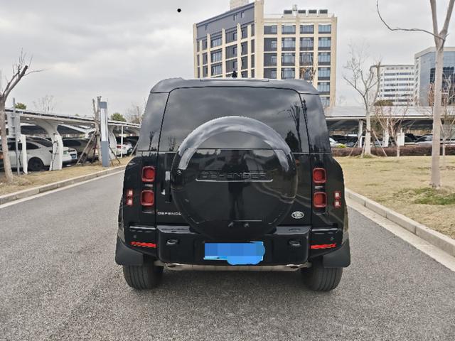 Land Rover Defender 2024 110 3.0T P400 X-DYNAMIC HSE – фото 5