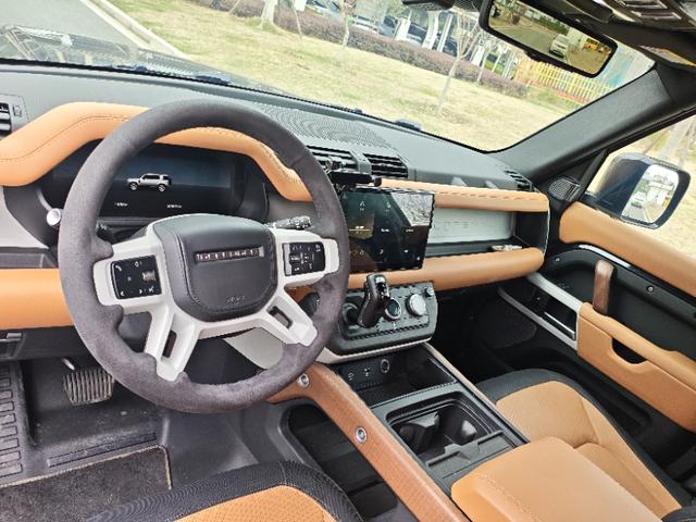 Land Rover Defender 2024 110 3.0T P400 X-DYNAMIC HSE – фото 13