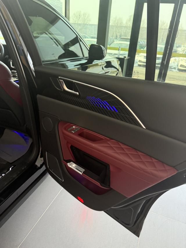 HONGQI E-HS9 2022 690km Flagship Edition 6-Seater – фото 5