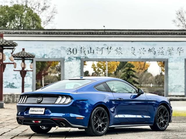 Ford Mustang 2018 2.3T EcoBoost – фото 6