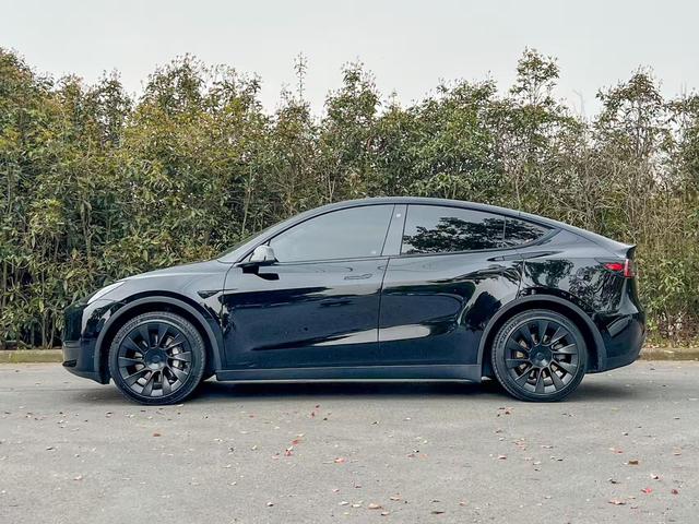 Tesla Model Y 2022 Facelift RWD – фото 7