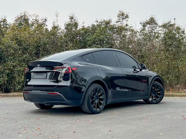 Tesla Model Y 2022 Facelift RWD – фото 9