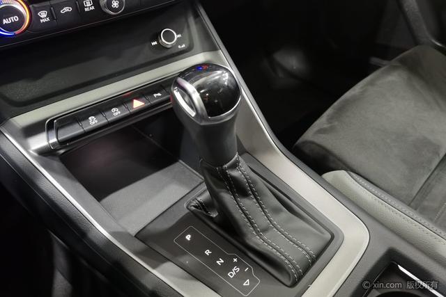 Audi Q3 2019 35 TFSI Advanced Sport – фото 17