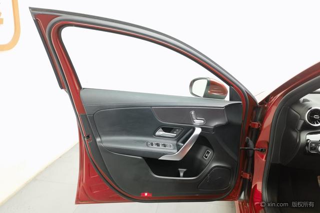 Mercedes-Benz A-Class 2019 A 200 L Sport Sedan – фото 11