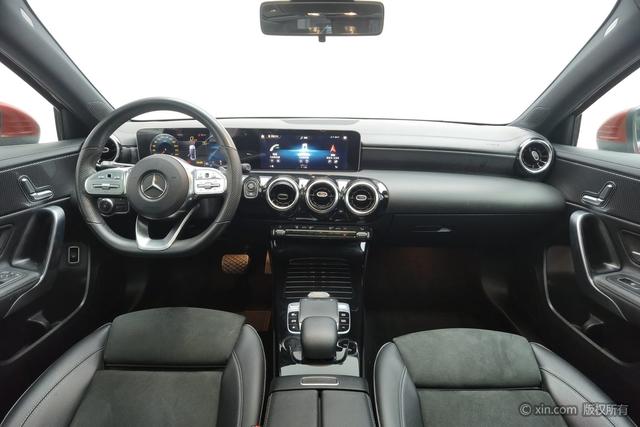 Mercedes-Benz A-Class 2019 A 200 L Sport Sedan – фото 14