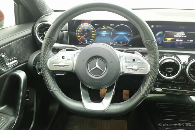 Mercedes-Benz A-Class 2019 A 200 L Sport Sedan – фото 15