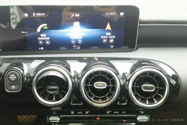 Mercedes-Benz A-Class 2019 A 200 L Sport Sedan – фото 16