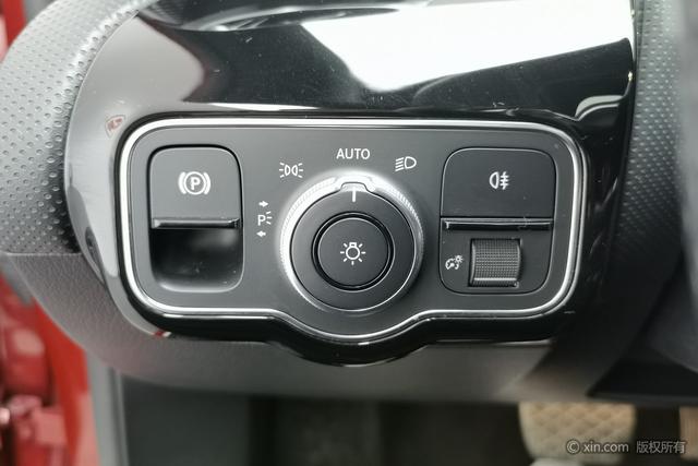 Mercedes-Benz A-Class 2019 A 200 L Sport Sedan – фото 24