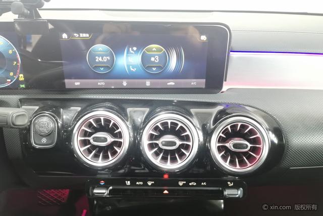Mercedes-Benz A-class Модель 2019 года A 220 L 4MATIC Sports sedan – фото 16