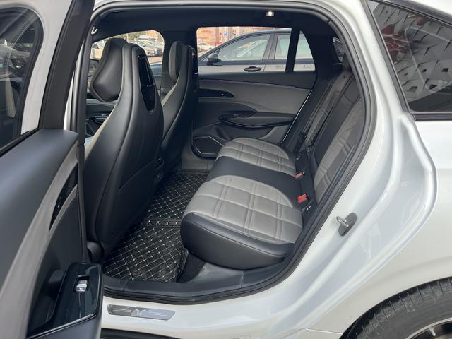 HONGQI EH7 2024 820 Pro Edition – фото 10