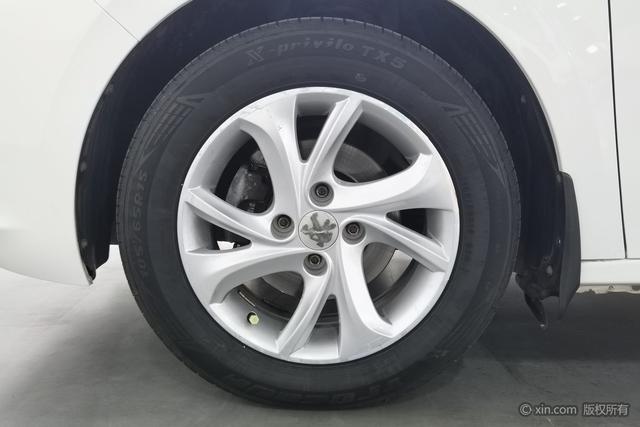 Peugeot 301 2016 1.6L Manual Comfort – фото 6