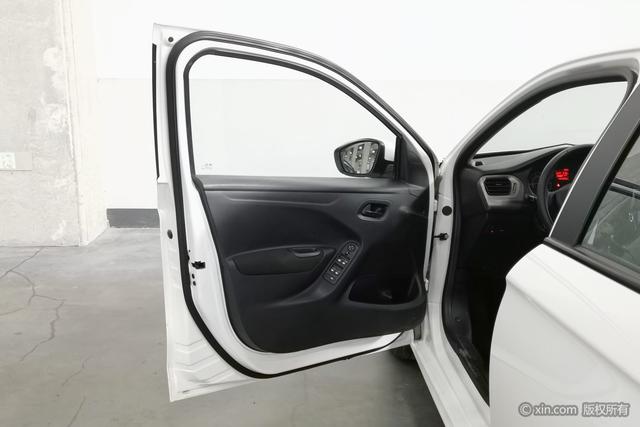 Peugeot 301 2016 1.6L Manual Comfort – фото 11