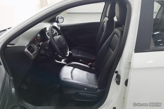 Peugeot 301 2016 1.6L Manual Comfort – фото 13