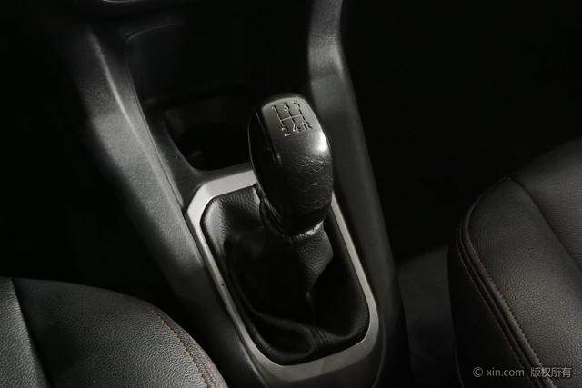 Peugeot 301 2016 1.6L Manual Comfort – фото 17