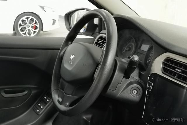 Peugeot 301 2016 1.6L Manual Comfort – фото 23