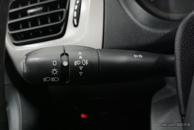 Peugeot 301 2016 1.6L Manual Comfort – фото 24