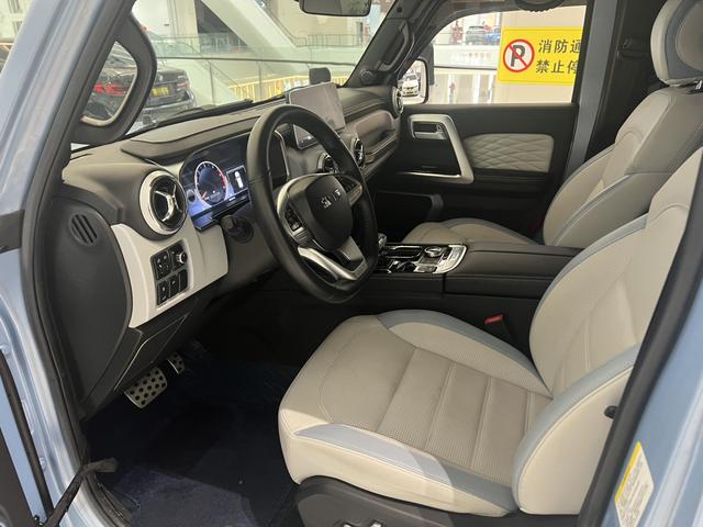 BAIC BJ40 2023 2.0D Automatic 4WD Dao Feng Hero Knight Edition – фото 6
