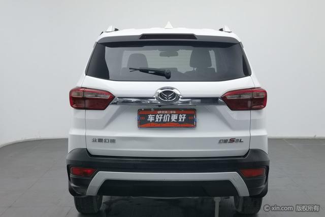 BAIC Huansu S3 2016 модификация S3L 1.5L Manual Exclusive – фото 4