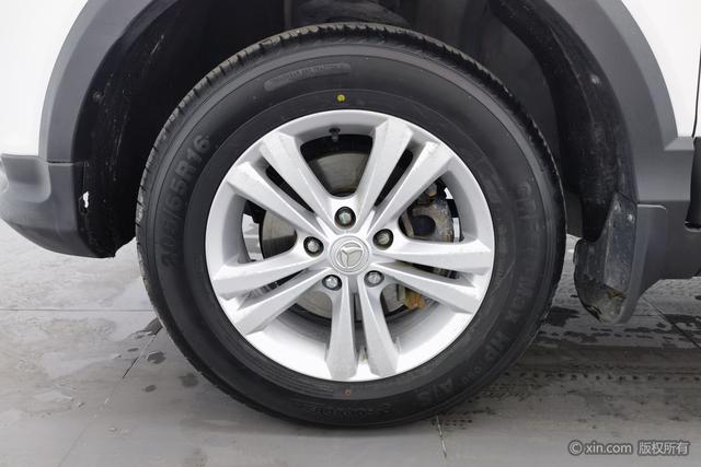 BAIC Huansu S3 2016 модификация S3L 1.5L Manual Exclusive – фото 6