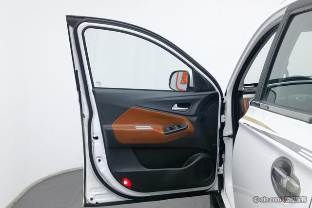 BAIC Huansu S3 2016 модификация S3L 1.5L Manual Exclusive – фото 11