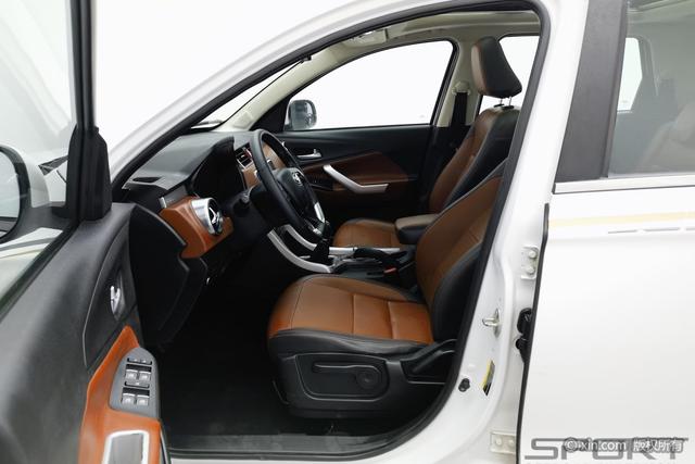 BAIC Huansu S3 2016 модификация S3L 1.5L Manual Exclusive – фото 13