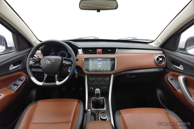 BAIC Huansu S3 2016 модификация S3L 1.5L Manual Exclusive – фото 14