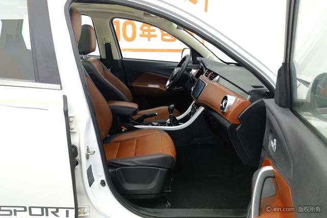 BAIC Huansu S3 2016 модификация S3L 1.5L Manual Exclusive – фото 22
