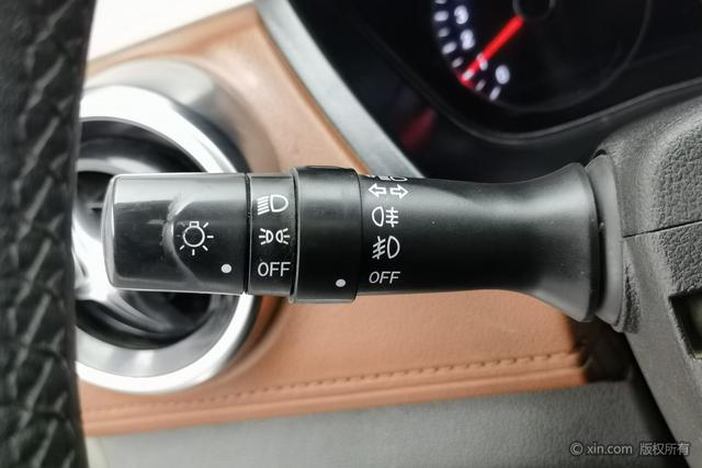 BAIC Huansu S3 2016 модификация S3L 1.5L Manual Exclusive – фото 24