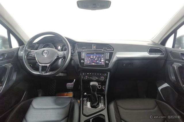 Volkswagen Tiguan L 2017 330TSI Automatic 2WD Luxury – фото 14