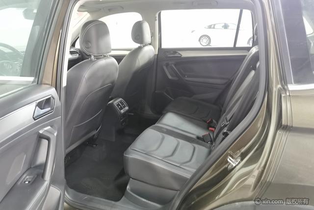 Volkswagen Tiguan L 2017 330TSI Automatic 2WD Luxury – фото 19