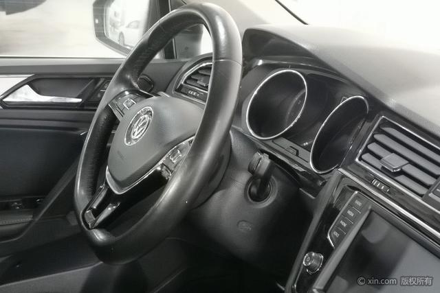 Volkswagen Tiguan L 2017 330TSI Automatic 2WD Luxury – фото 23