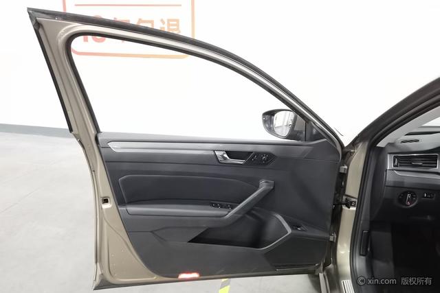 Volkswagen Passat 2017 330TSI DSG Prestige – фото 11
