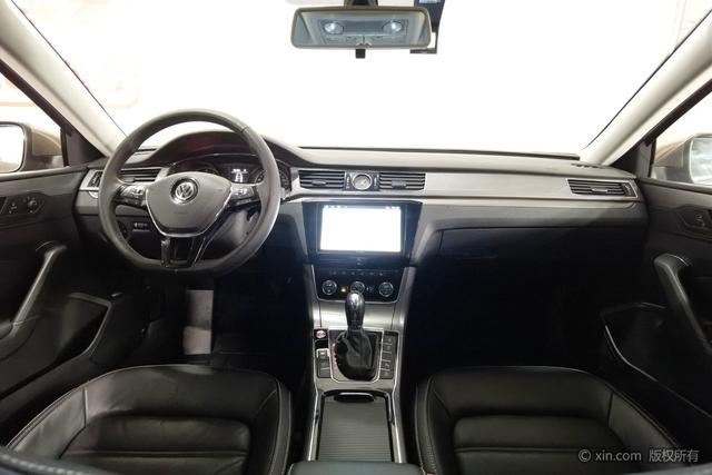 Volkswagen Passat 2017 330TSI DSG Prestige – фото 14
