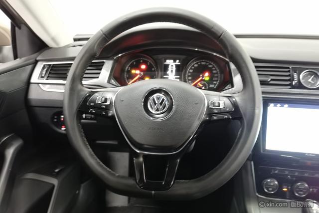Volkswagen Passat 2017 330TSI DSG Prestige – фото 15