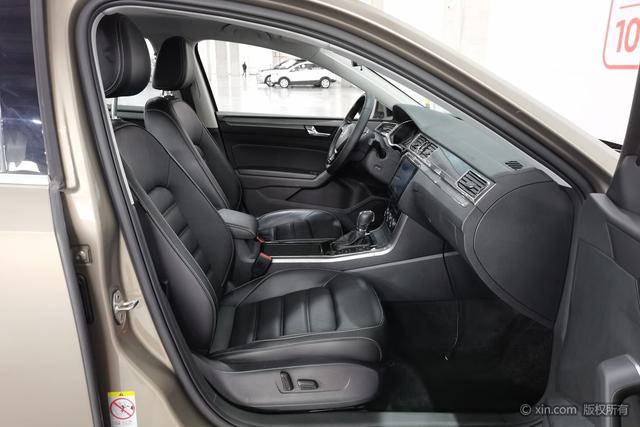Volkswagen Passat 2017 330TSI DSG Prestige – фото 22