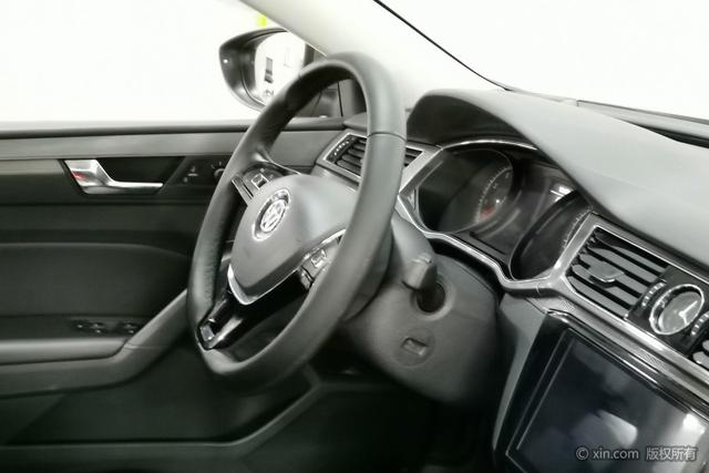 Volkswagen Passat 2017 330TSI DSG Prestige – фото 23