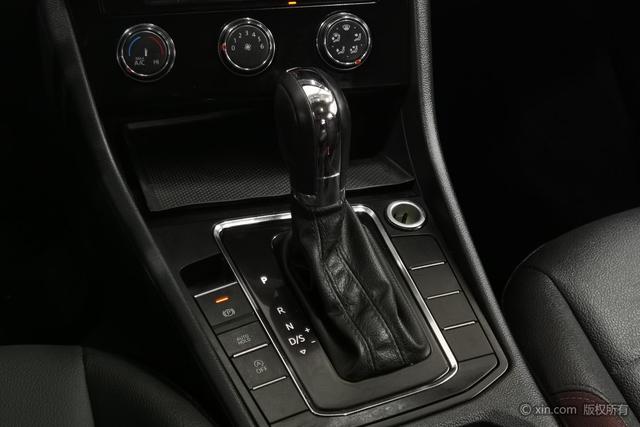 Volkswagen Bora 2021 1.5L Automatic Com f ort Smart Enjoy Edition – фото 17