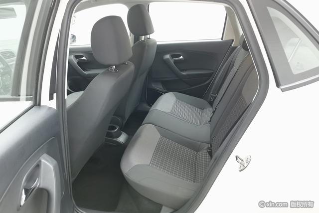 Volkswagen Polo 2016 1.6L Automatic Comfort – фото 19