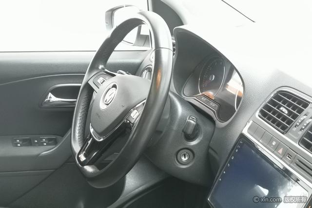 Volkswagen Polo 2016 1.6L Automatic Comfort – фото 23